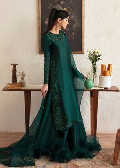 +92117653999 #fyp #foryourpage #unfrezzmyaccount #100kviews #viralvideo #viraltiktok #virtualstylist Kanwal Malik, Desi Wedding Dresses, Luxury Pret, Stylish Dress Book, Pakistani Dress Design, Bottle Green