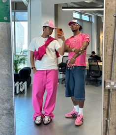 Black Men Aesthetic, Pink Shoes Outfit, Outfits Bonitos, Mens Fits, Ootd Streetwear, Aesthetic Men, Pink Streetwear, Streetwear Outfit Ideas, Men Aesthetic