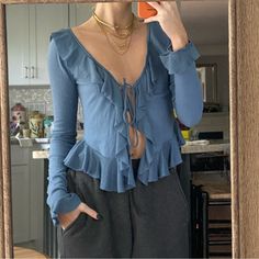 Brand New Free People Ruffled Blue Long Sleeve Sweater. Super Cute And Ties In Middle, Size Xs Blue Ruffled Tops For Fall, Blue Lace Top Outfit, Open Sweater Outfit, Billie Concert, Blue Ruffle Top, Blue Lace Top, Floral Long Sleeve Shirt, Ruffle Sweater, Clothes Sewing