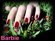 Ladybug Nails - Nail design of cute ladybugs Walking around in greenish grass. Ladybug Nails, Cute Nail Designs