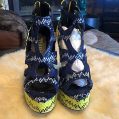 Blue Lime Green Platform 6 Inch High Sandals. My Oh My Are These Pretty. Size 9. Back Zipper. Never Worn. People Will Stop You On The Streets!! Bold Blue Heels For Party, Fox Shoes, Green Platform, Paper Fox, High Sandals, Shoe Ideas, Twinkle Toes, Shoe Shine, Shoe Fits