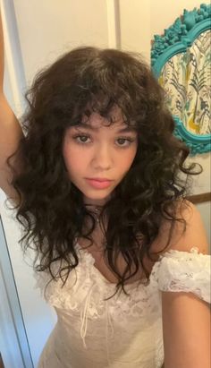 Face Claims Female Brunette Curly Hair, Brown Curly Hair Face Claim, Face Claims Curly Hair, Whispy Curly Bangs, Hispanic Female Face Claims, Square Face Curly Hair, Mixed Face Claims, Hispanic Face Claims Female, Mexican Face Claim Female