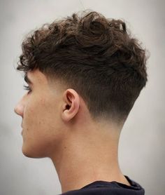 Fade Haircut Curly Hair, Low Taper Fade Haircut, Taper Fade Curly Hair, Short Fade Haircut, Curly Hair Fade, Low Fade Haircut, Aesthetic Hairstyles