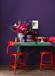 Foto "pinnata" dalla nostra lettrice Antonella, blogger di Blog a cavolo Estilo Kitsch, Living Colors, Boho Styl, Purple Wall, Benjamin Moore Colors, Bohol, Design Del Prodotto, Style At Home, Color Of The Year