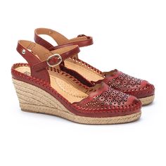 Our wedges are made by hand with jute, have an adjustable buckle at the ankle and are just the right height for both comfort and style. You’re going to love them! Upper: 100% calfskin leather Inner lining: 100% pig skin leather Sole: 100% synthetic Buckle closure Wedge 7 cm (2.8") Flat Heel Ankle Boots, Lace Ballet Flats, Trending Sandals, Flip Flop Shoes, Leather Sandals Women, Pig Skin, Leather Shoes Woman, Ankle Strap Heels, Sandal Women