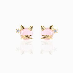 Be the cat's meow with these adorable Kitty Kat Studs in gold! 18K gold plated over brass with a protective coating Cubic zirconia stones Sterling silver posts and butterfly backings Bear Ring, Baby Jewellery, Belly Piercing Jewelry, Cat Birthday Party, Chantel Jeffries, Jewelry Hair Accessories, Steampunk Accessories, Let It Shine, Belly Piercing