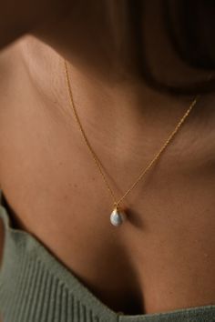 Real Gold Pearl Necklace, 14K Solid Gold Pearl Necklace,  Pearl Pendant, Mother's Day Gift, Dainty Pearl Necklace, Luan Jewelry ★14K Solid Gold or 18K Solid Gold ★100% Natural Diamonds  💎 ★ Diamond Color and Clarity : F Color VS2 Clarity 💎 ★ Anti Allergic ★ Shipping with Product Certificate. ★ Free Express Shipping 🌎 ★ Shipping with Gift Package and Gift Jewelry Pouch. 🎁 ★ Possibility of return within 2 weeks after delivery. ★ 14, 16, 18 inches There is no additional charge for chain lengths ★ By using chains thicker than the standard chain thickness of 20 microns, we increase the durability our jewellery. Product Details💎 ■Made to Order. ■Gold: 14K Solid Gold  ( also available in 18K) ■Gold Color: White Gold, Rose Gold and Yellow Gold ■ Pearl: 1 Pc 12.00MM  ❤We are delighted to offer Dainty Pearl Necklace, Real Pearl Necklace, Gold Pearl Necklace, Necklace Pearl, Real Pearls, Special Jewelry, Gold Pearl, Jewelry Pouch, Jewelry Gift Box