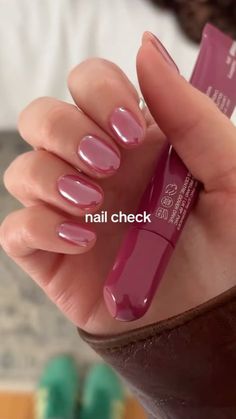 Fushia Chrome Nails, Chrome Nails Inspiration, Almond Nail Chrome, Bubble Gum Nail Color, Chrome Cherry Nails, Metallic Gel Nails, Gel Lak Nails, Short Nails Chrome, Cherry Chrome Nails