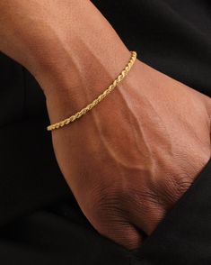 Our best-selling Rope Chain has met its match. The 2.5mm gold Rope Bracelet is expertly crafted and diamond cut to catch light at every angle. From your morning workout to your most polished event, this bracelet’s shine will never fail and pairs well with our classic gold Rope Chain. Gold Rope Bracelet, Gold Bracelets Stacked, Gold Chain Bracelet, Gold Rope Chains, Gold Bond, Mens Gold Bracelets, Gold Chains For Men, Solid Gold Chains, Round Box