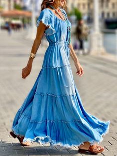 Style: Casual，Daily，Vacation，Fashionable Material: Denim Color: Blue Neckline: Crew Neck Length: Midi Dresses Details: Cut out Dresses Details, Xmas Dress, Plain Shorts, Denim Color, Daily Dress, Sequin Top, Colored Denim, Sweater Blouse, Fancy Dresses