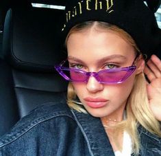 2000s Sunglasses, Sunglasses For Your Face Shape, Nicola Peltz, Nicolas Peltz, Purple Sunglasses, Cute Sunglasses, Cute Glasses, Trendy Sunglasses, Glasses Chain