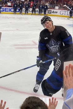 Hockey Toronto maple leafs Mitch marner 16 hockey players
 John Logan  blackhawks  Chicago  leafs blue hockey Garret graham
Mitchell marner Garrett Graham, Hockey Girlfriend, Books 2024, Mitch Marner, Boys Hockey, Maple Leafs Hockey, Hockey Pictures, Hockey Baby