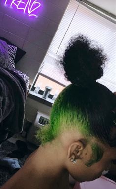 Neon Green Skunk Stripe Hair, Green Hair Streaks, Skunk Strip, Dark Green Hair, Skunk Hair