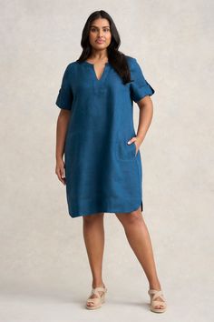 Perfect for transeasonal weather, this 100% French Linen Shift Dress features the relaxed fit you love with trendy side pockets and a curved hem. Available in Navy Delave, which features a beautiful, mottled effect, alive with highs and lows of colour, this dress is complete with a notch neck and top stitch detailing. A flattering and comfortable style that can be paired back with a white sneaker for a classic casual look. Pocket Dress Pattern, Linen Casual Dress, Shift Dress Casual, Linen Shift Dress, Latest Colour, Comfortable Style, Classic Casual, French Linen, Pocket Dress