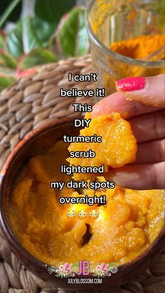 Skin Lightening Diy, Turmeric Scrub, Diy Body Scrub Recipes, Dark Armpits, Body Scrub Recipe, Diy Beauty Treatments, Sugar Scrub Recipe, Dark Underarms, Diy Body Scrub