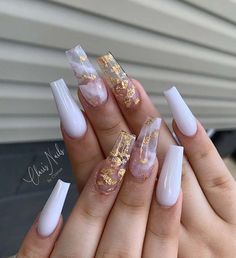 Gold Acrylic Nails, Unghie Sfumate, Gold Nail Designs, Long Acrylic Nail Designs, Amazing Nails, Ombre Acrylic Nails, White Acrylic Nails, Gold Nail, Cute Acrylic Nail Designs