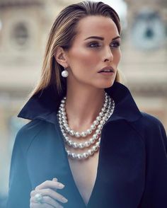 How To Wear A Pearl Necklace, How To Have Style, Wearing Pearls, Pearls Fashion, Robes Glamour, Wear Pearls, Diamonds And Pearls