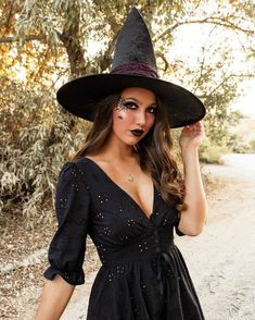 last minute halloween costums - last minute halloween costume ideas for womens - halloween Costumes Witch Make Up Ideas For Women, Kids Witch Halloween Makeup, Good Witch Makeup Pretty, East Witch Makeup, Classy Halloween Makeup, Basic Witch Makeup, Easy Witch Makeup Ideas, Witch Makeup Easy Simple, Witch Makeup Ideas Pretty Simple