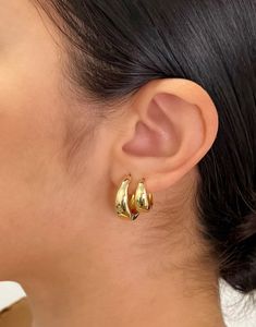 14k Gold Filled Hoop Earrings Gold Chunky Earring Women Gold - Etsy Thick Gold Hoops, Chunky Earrings, Gold Filled Hoops, Hoop Earrings Gold, Gold Filled Earrings, Dream Jewelry, Gold Hoops, Jewelry Earrings Hoops, Gold Hoop