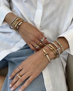 Luxury Designer Bracelet Stack, Tiffany T Bracelet Stack, Investment Jewelry Pieces, Bracket Stack Ideas, Stack Bracelet Ideas, Stacked Bracelets Aesthetic, Tiffany Stack, How To Stack Bracelets, Bracelet Stack Aesthetic