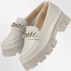 Mocassim Tratorado Oxford Shoes Teen, Look Older, Loafers For Women, Old Money, Cute Shoes, E Design, Amazing Women, Shoes Sandals