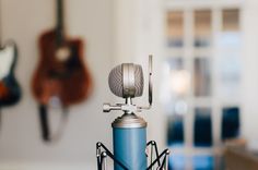 a microphone is sitting on top of a table