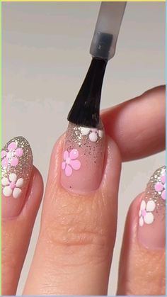 Spring Nails Quick Nail Art, Pink Nail Art Designs, Simple Spring Nails, Nail Art Diy Easy, Simple Mehndi Designs Fingers, Hello Nails, Spring Nail Designs, Fancy Nails Designs, Cute Spring Nails