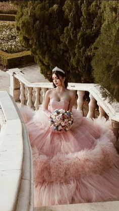 👸🏻👑 Pink Debut Theme, Royal Blue Quinceanera Theme, Vintage Princess Aesthetic, Light Pink Quinceanera Dresses, Quince Pics, Princess Quinceanera Dresses