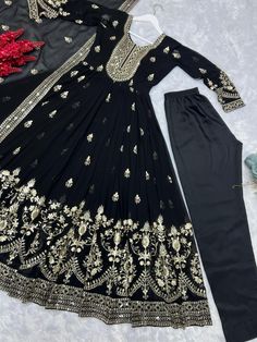 __________*JL-1020*__________
🫶🏻*PRESENTING 3 PIECE STYLISH GOWN AND DUPATTA WITH BEAUTIFUL BOTTOM
🧵FABRICS DETAIL🧵
                 *GOWN*
1️⃣ *FABRIC* :- HEAVY FAUX GEORGETTE.
2️⃣ *WORK* :- BEAUTIFUL EMBROIDERY SEQUENCE WORK.
3️⃣ *INNER* :- HEAVY MICRO COTTON 
4️⃣ *LENGTH* :- 55-56 INCH
5️⃣ *SIZE* :- FREE SIZE (XL with XXL margin)
6️⃣ *FLAIR* :- 3 MTR Princess Boutique, Stylish Gown, Kurti Style, Embroidery On Kurtis, Kurti Embroidery Design, Anarkali Suit, Stylish Dress Designs, Western Dresses