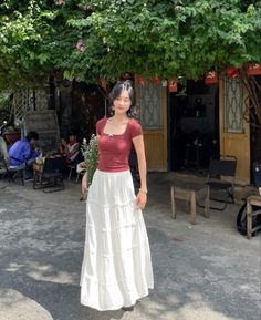 Midi Maxi Skirt, Summer Outfits In France, Midsize Japanese Fashion, White Skirt Outfit Modest, Long White Skirt Outfit Modest, Modest Hot Weather Outfits Summer, Soft Modest Outfits, Modest Young Women Outfits, Casual Modest Outfits Aesthetic