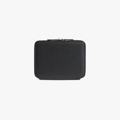 Carbon Black | Front view of Metro Folio Kit in Carbon Black Monos Luggage, Custom Master Closet, Side Purses, Travel Cubes, Passport Travel, Mini Tablet, Packing Organizers, Luggage Shop, Travel Documents