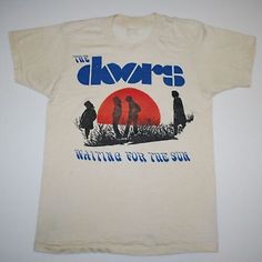 Vintage The Doors Waiting For The Sun Natural T shirt T Shirt EE169 | eBay Vintage Concert Tee, 70s T Shirts Vintage Tees, 70s Graphic Tees, Outfit Ideas Tshirt, Tshirt Design Ideas, Shirt Outfit Ideas, Vintage Band Shirts, Vintage Shirt Design, 70s T Shirts