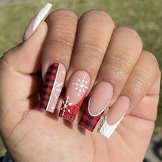 24 Reusable Press On Nails Reusable Color May Vary Due To Lighting Size One Size Condition New Reusable Comes With Mini Nail File And Glue Strips Unghie Sfumate, Unghie Nail Art, Plaid Nails, Christmas Nail Art Designs, Coffin Nails Long, Winter Nail Art