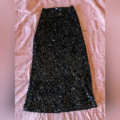 Listing Is For The Old Navy Sequin Skirt That Went Viral Over The Holidays And Is Now Completely Sold Out. This Is A Very High Quality Sequin Skirt With Weight. Nwt, Size Xs. Don't Miss Out! 2000s Mini Skirt, Vacation Skirts, Green Floral Skirt, Camel Skirts, Metallic Pleated Skirt, Distressed Denim Skirt, Black Denim Skirt, Dot Skirt, Polka Dot Skirt