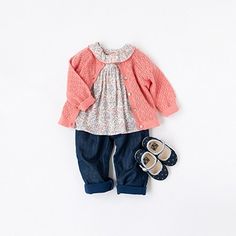 LILI et NENE（リリ・エ・ネネ）｜パリやヨーロッパの輸入ベビー服・子供服・レディースファッション・北欧雑貨のセレクトショップ通販 Peplum Top, Doll Clothes, Bell Sleeves, Bell Sleeve Top, Kids Fashion, Sleeve Top, Ruffle Blouse, Couture, Sewing