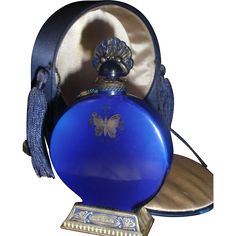 TAKE 50% OFF during Ruby Red Tag Sale! Desirable Cobalt Lucretia Vanderbilt perfume bottle with original presentation case Royal Perfume Bottle, Butterfly Perfume Bottles, Antique Perfume Bottles Victorian, Peacock Colors, Antique Perfume Bottles Purple, Perfume Photography, Antique Perfume Bottles Victorian Sterling Silver, Old Boxes, Glass Perfume Bottle