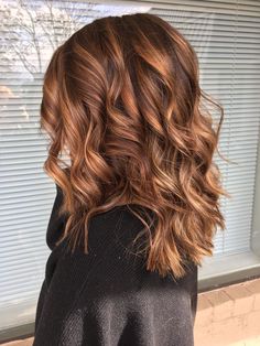 Baylage Blonde, Blonde Brown Hair Color, Auburn Blonde, Medium Brown Hair Color, Warm Highlights, Blond Balayage, Medium Brown Hair, Hair Color Auburn