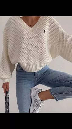 Womens White Sweater, Fall Sweaters For Women, Womens Knit Sweater, Oversized Sweater Women, Looks Street Style, Women Sweater, Mode Inspo, Knitting Women Sweater, Solid Clothes