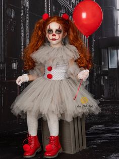 Pennywise Kids Costume | Halloween Costume - Mia Belle Girls Scary Clown Halloween Costume, Strašidelný Halloween, Halloweenský Makeup, Clown Halloween Costumes, Costume Carnaval, Clown Halloween, Baby Kostüm