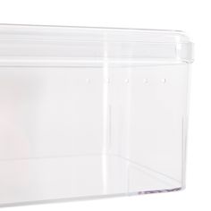 a clear plastic container with no lid