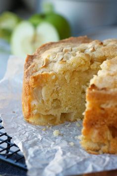 This Apple Tea Cake that is loaded with tender apples in a buttery cake. Best thing? Its made with just ONE BOWL, making clean up a breeze. Apple Tea Cake Recipe, Breakfast Apple Cake, Eat Dessert Recipes, One Bowl Cake Recipes, Apple Cake Recipes Moist, Homemade Baking Mixes, Popular Baked Goods, Healthy Apple Cake, Apple Cake Recipe Easy