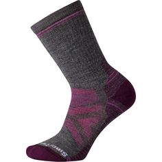 For those who want a little extra cushion along the trail, the Smartwool Performance Hike Full Cushion Crew Socks are the perfect addition to any hiking trip. Constructed with a mix of merino wool and synthetic fabrics, these crew-height socks provide the perfect combination of stretch and breathability and a comfortable, streamlined fit in hiking boots and trail running shoes. Smart Wool Socks, Hiking Socks Womens, Cold Weather Hiking, Woman Hiking, Smartwool Socks, Women Crew Socks, Sport Outfit Woman, Hiking Socks, Crew Sock