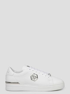 Philipp Plein low top sneakers, in smooth leather. - Round toe - Lace up - PP Hexagon metal loop-laces at the toe - Metal logo plate on the front tongue - PP Hexagon patch on the upper - Logo and Skull & Bones print on the back - Rubber sole - Made in Italy - Leather