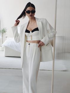 荔枝 - 在线时尚商店 ：： Palazzo 裤子，腰部有褶裥，撞色纽扣 Stylish Blazer, Palazzo Trousers, Online Fashion Store, Single Breasted Jacket, Large Buttons, Online Fashion Stores, Unique Items, Online Fashion, Fashion Store