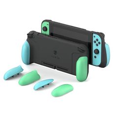 the nintendo wii game controller case is green and has four controllers in front of it