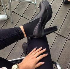 Shoe Obsession, High Heel Boots, Suho, Black Heels, Chunky Heels, Me Too Shoes, Heeled Boots