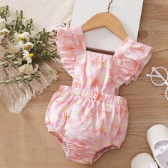 Baby Girls Flying Sleeve Floral Printed Pink Romper bulk buy baby vests - PrettyKid Cute Printed Sleeveless Bubble Romper, White Printed Sleeveless Bubble Romper, White Sleeveless Printed Bubble Romper, Pink Printed Onesie For Summer, Summer Pink Printed Onesie, Pink Onesie For Summer, Spring Sleeveless Bodysuit, Sleeveless Spring Bodysuit, Sleeveless Pink Bodysuit For Playtime