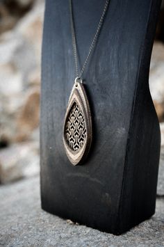 ⵥ Geometric Pendent ⵥ ⪘ This pendant is ideal for girl or boy. To offer or to please yourself, this accessory is very light and adapts delicately to your outfit.  ⪘ Each design are handmade on computer and then produce in our lab with a laser cut machine. ⪘ Materials Wood 9mm Brass ⪘ Technical data  Height: 8 cm Width: 3 cm  Weight:  10 gr ⪘ For more informations please contact us  By e-mail : yukaria.lab@hotmail.com On instagram : @yukaria.lab ♡ Thank you for your support & interest ♡ Laser Cut Machine, Unisex Necklace, Wood Pendant, Necklace For Men, Men Necklace, Geometric Design, Jewelry Necklace Pendant, Portugal, Jewelry Necklaces