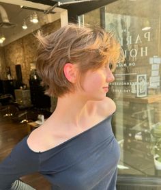 Short Hair Haircuts, Pixie Hairstyles, Aesthetic Hair, Short Hairstyles For Women, Womens Haircuts, Short Hairstyles