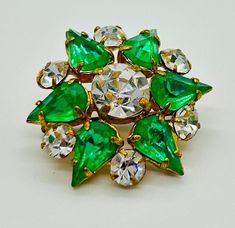 Vintage Gilt green  Diamanté and White Diamanté Brooch In good vintage condition set in Gilt Measures 3.7cm x 3.7cm wide EPJ828 Red Tissue Paper, Jewellery Boxes, Jewelry Ideas, Favorite Jewelry, Brooch Pin, Brooches, United Kingdom, Beauty Book, Accessory Gift